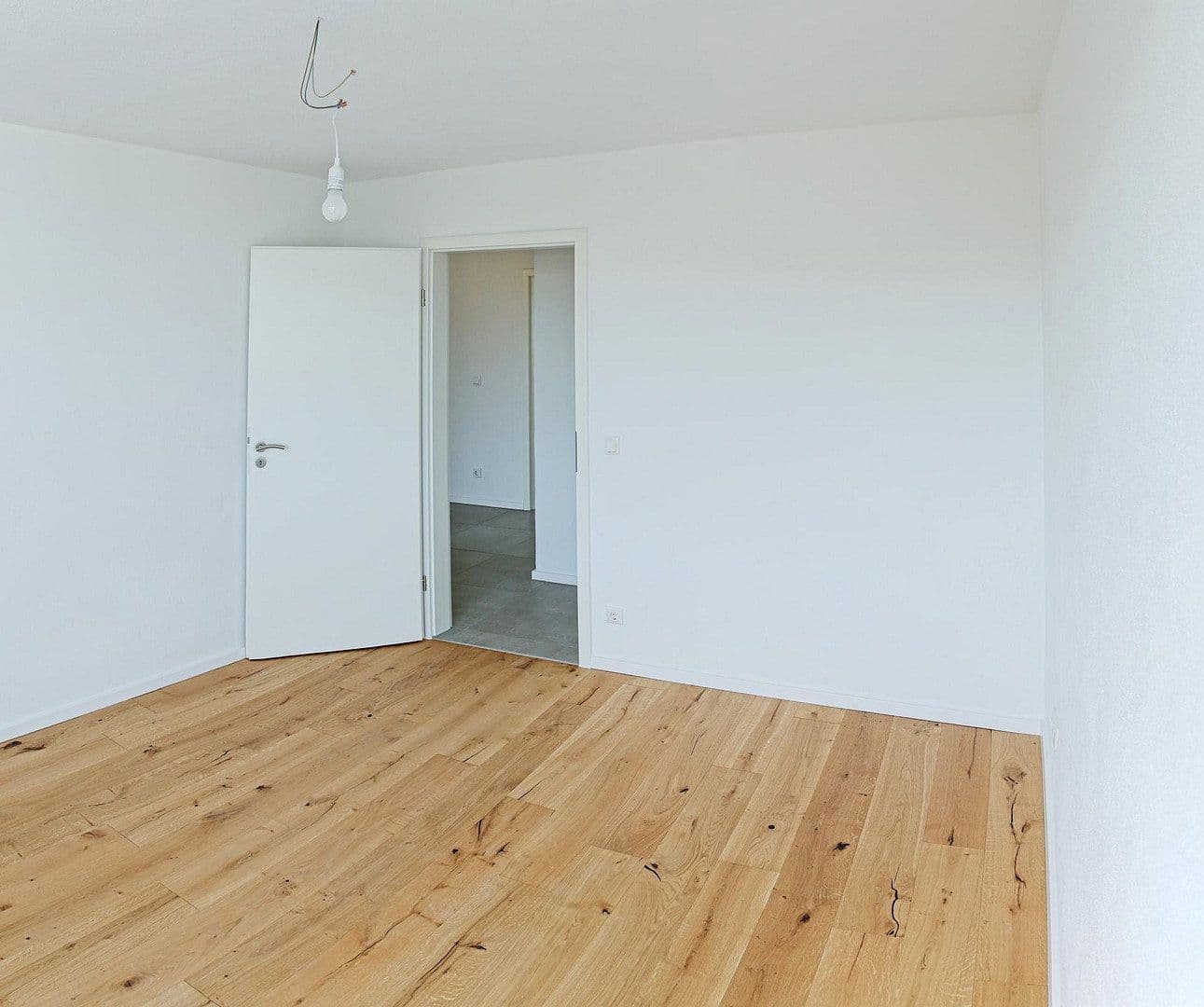 Prenájom bytu 4-izbový 90 m², Friedenheimer Straße 70, München, Bavorsko Prenájom bytu 4-izbový 90 m², Friedenheimer Straße 70, München, Bavorsko