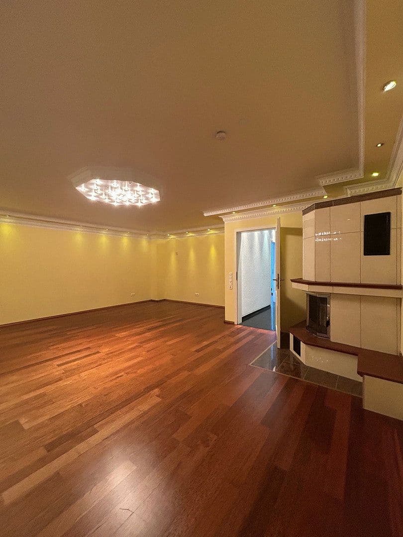 Prenájom domu 186 m², pozemok 384 m², Leverkusen, Severné Porýnie - Westfálsko Prenájom domu 186 m², pozemok 384 m², Leverkusen, Severné Porýnie - Westfálsko