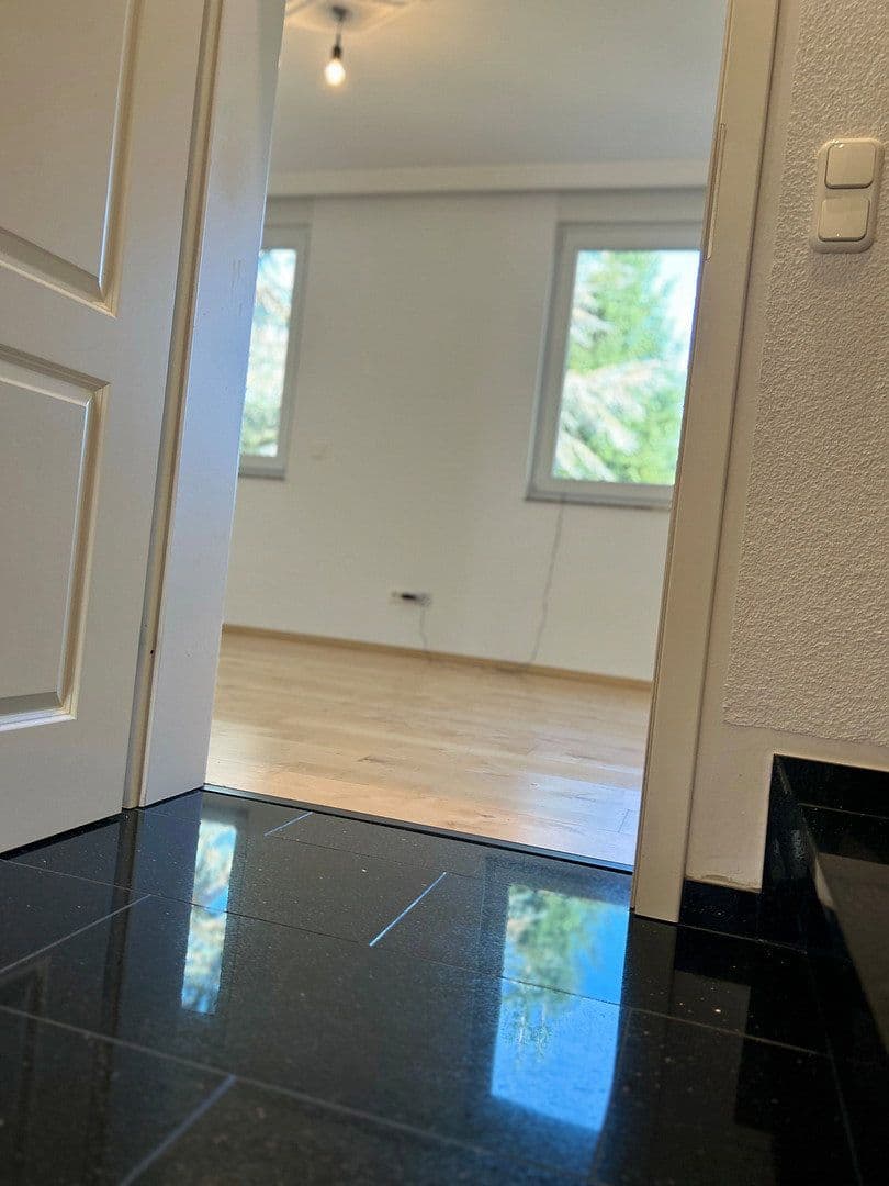 Prenájom domu 186 m², pozemok 384 m², Leverkusen, Severné Porýnie - Westfálsko Prenájom domu 186 m², pozemok 384 m², Leverkusen, Severné Porýnie - Westfálsko
