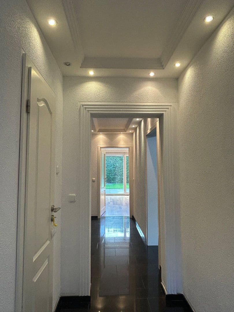 Prenájom domu 186 m², pozemok 384 m², Leverkusen, Severné Porýnie - Westfálsko Prenájom domu 186 m², pozemok 384 m², Leverkusen, Severné Porýnie - Westfálsko