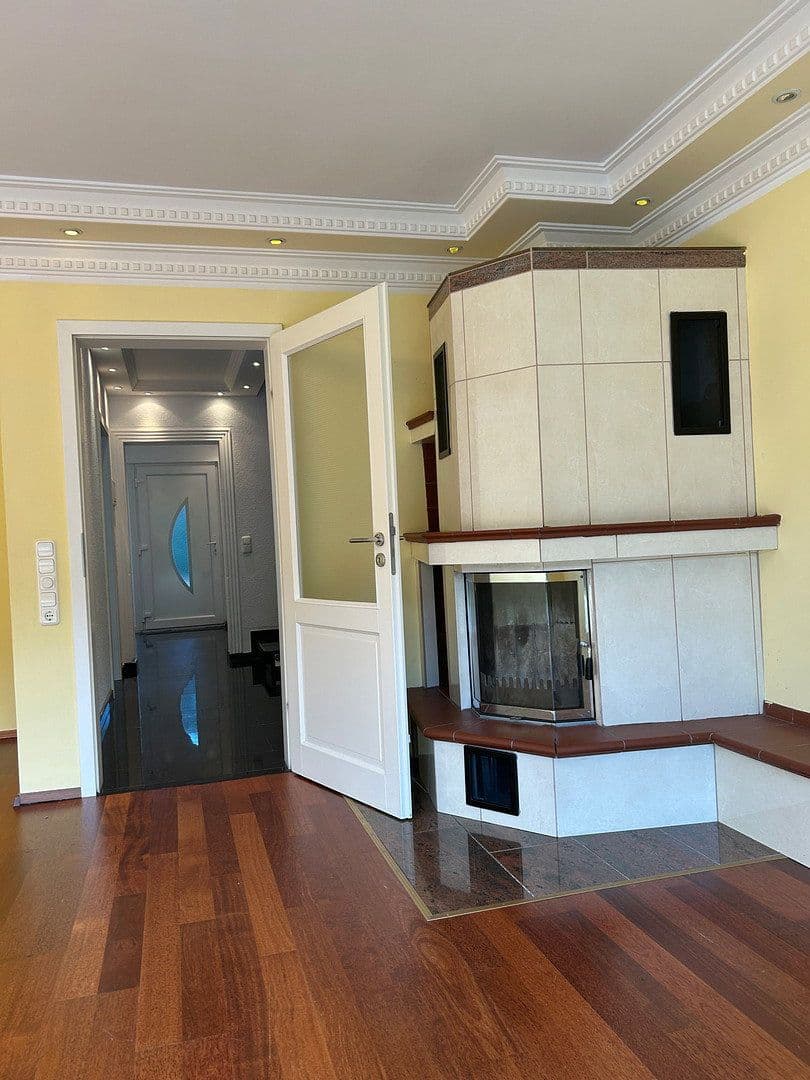 Prenájom domu 186 m², pozemok 384 m², Leverkusen, Severné Porýnie - Westfálsko Prenájom domu 186 m², pozemok 384 m², Leverkusen, Severné Porýnie - Westfálsko