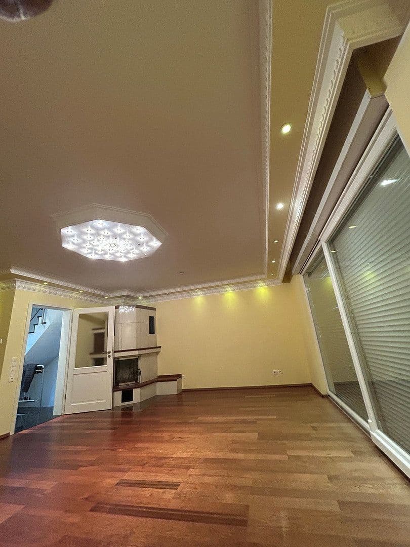 Prenájom domu 186 m², pozemok 384 m², Leverkusen, Severné Porýnie - Westfálsko Prenájom domu 186 m², pozemok 384 m², Leverkusen, Severné Porýnie - Westfálsko