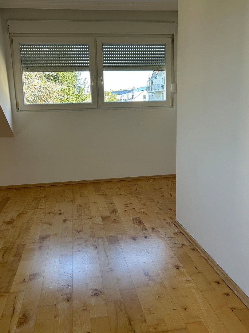 Prenájom domu 186 m², pozemok 384 m², Leverkusen, Severné Porýnie - Westfálsko Prenájom domu 186 m², pozemok 384 m², Leverkusen, Severné Porýnie - Westfálsko