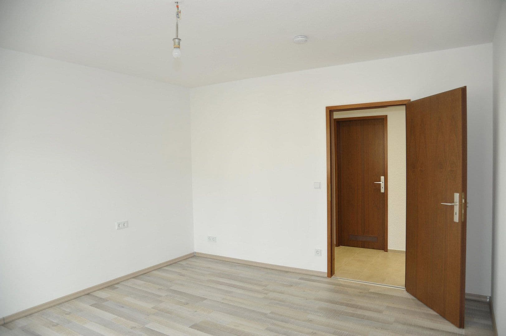 Prenájom bytu 3-izbový 92 m², Stadtbergen, Bavorsko Prenájom bytu 3-izbový 92 m², Stadtbergen, Bavorsko