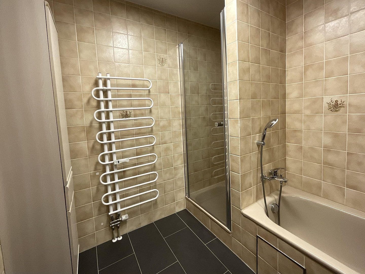 Prenájom bytu 3-izbový 92 m², Stadtbergen, Bavorsko Prenájom bytu 3-izbový 92 m², Stadtbergen, Bavorsko