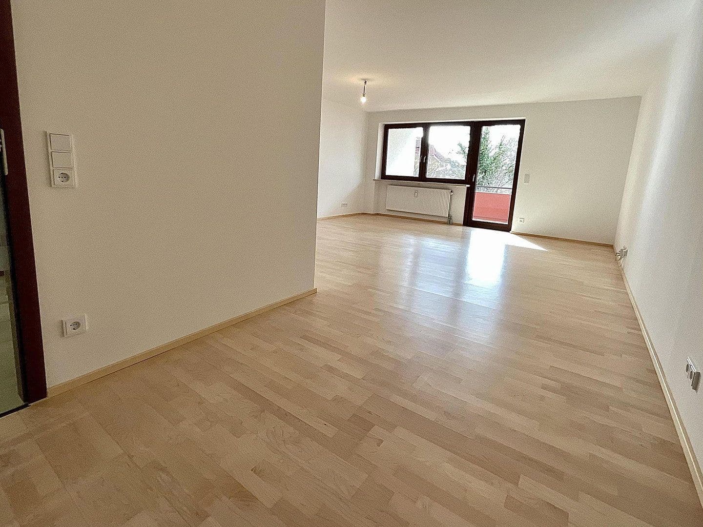 Prenájom bytu 3-izbový 92 m², Stadtbergen, Bavorsko Prenájom bytu 3-izbový 92 m², Stadtbergen, Bavorsko