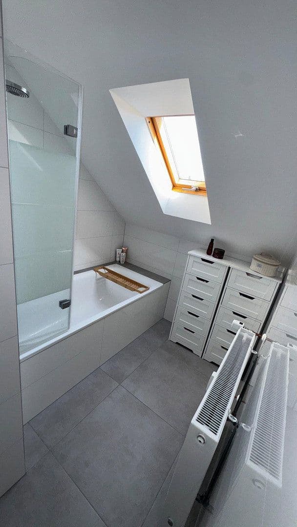 Prenájom bytu 2-izbový 40 m², Stolberg, Severné Porýnie - Westfálsko Prenájom bytu 2-izbový 40 m², Stolberg, Severné Porýnie - Westfálsko