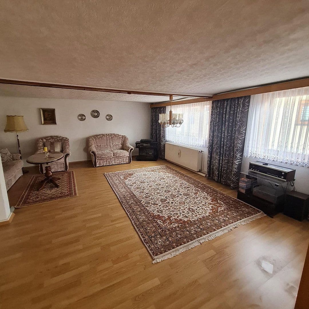 Predaj domu 158 m², pozemok 1.030 m², Hauptstraße 37, Steinbach-Hallenberg, Durínsko Predaj domu 158 m², pozemok 1.030 m², Hauptstraße 37, Steinbach-Hallenberg, Durínsko