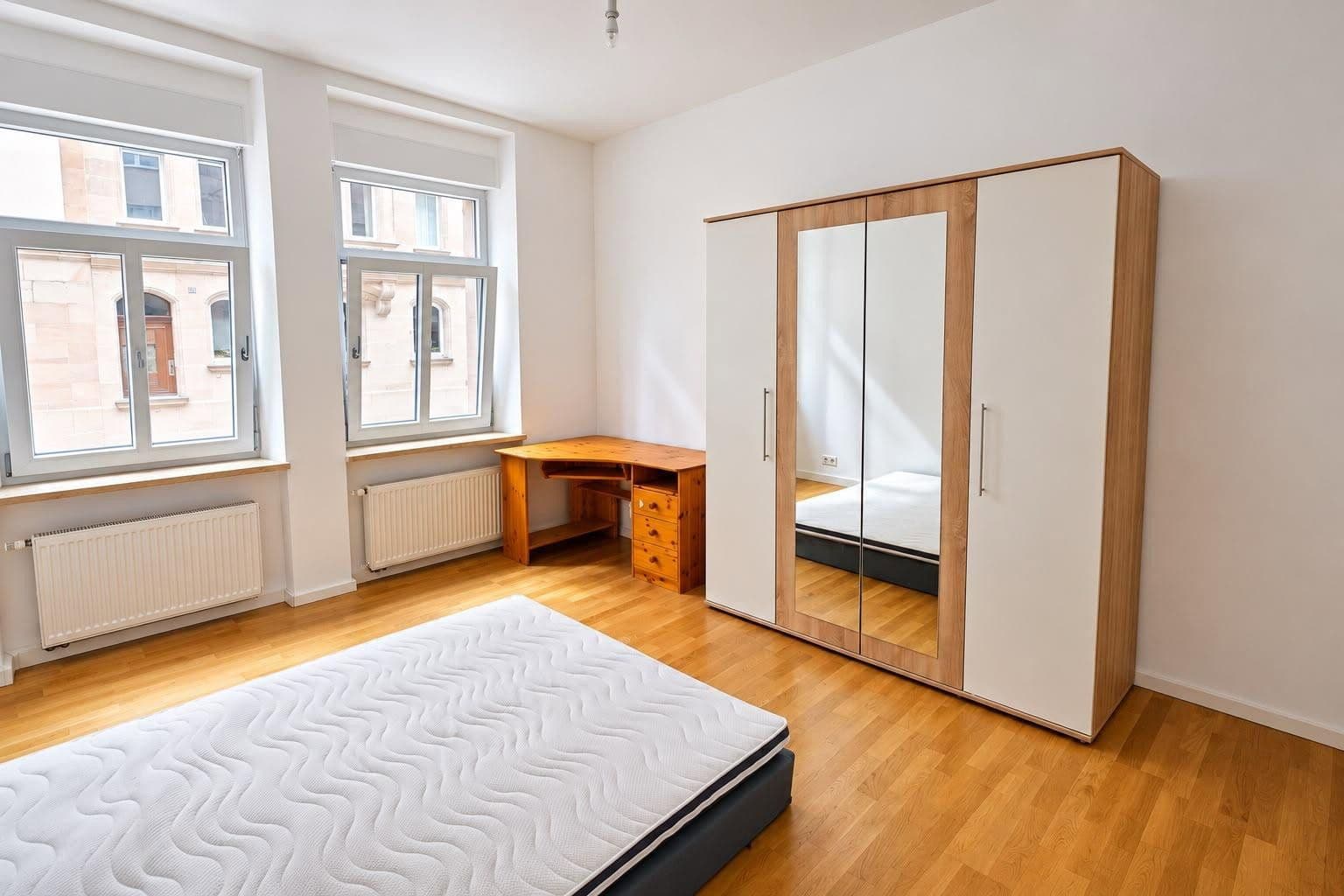 Prenájom bytu 4-izbový 96 m², Fenitzerstraße 29, Nürnberg, Bavorsko Prenájom bytu 4-izbový 96 m², Fenitzerstraße 29, Nürnberg, Bavorsko