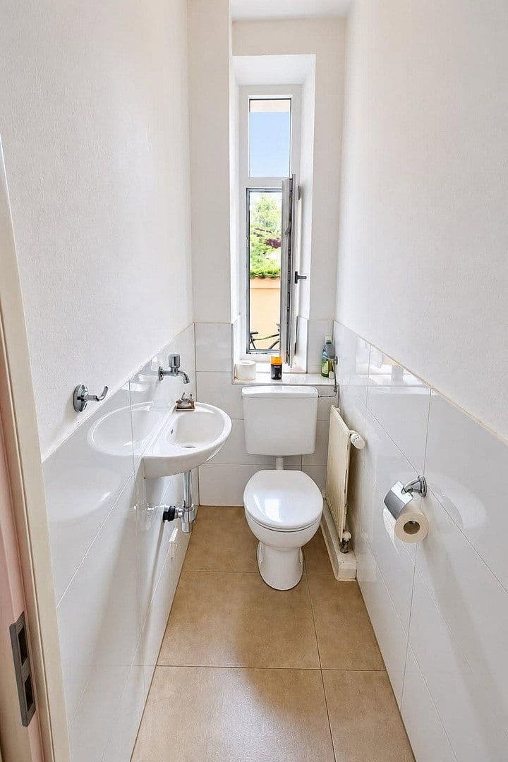 Prenájom bytu 4-izbový 96 m², Fenitzerstraße 29, Nürnberg, Bavorsko Prenájom bytu 4-izbový 96 m², Fenitzerstraße 29, Nürnberg, Bavorsko