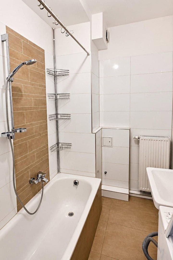 Prenájom bytu 4-izbový 96 m², Fenitzerstraße 29, Nürnberg, Bavorsko Prenájom bytu 4-izbový 96 m², Fenitzerstraße 29, Nürnberg, Bavorsko