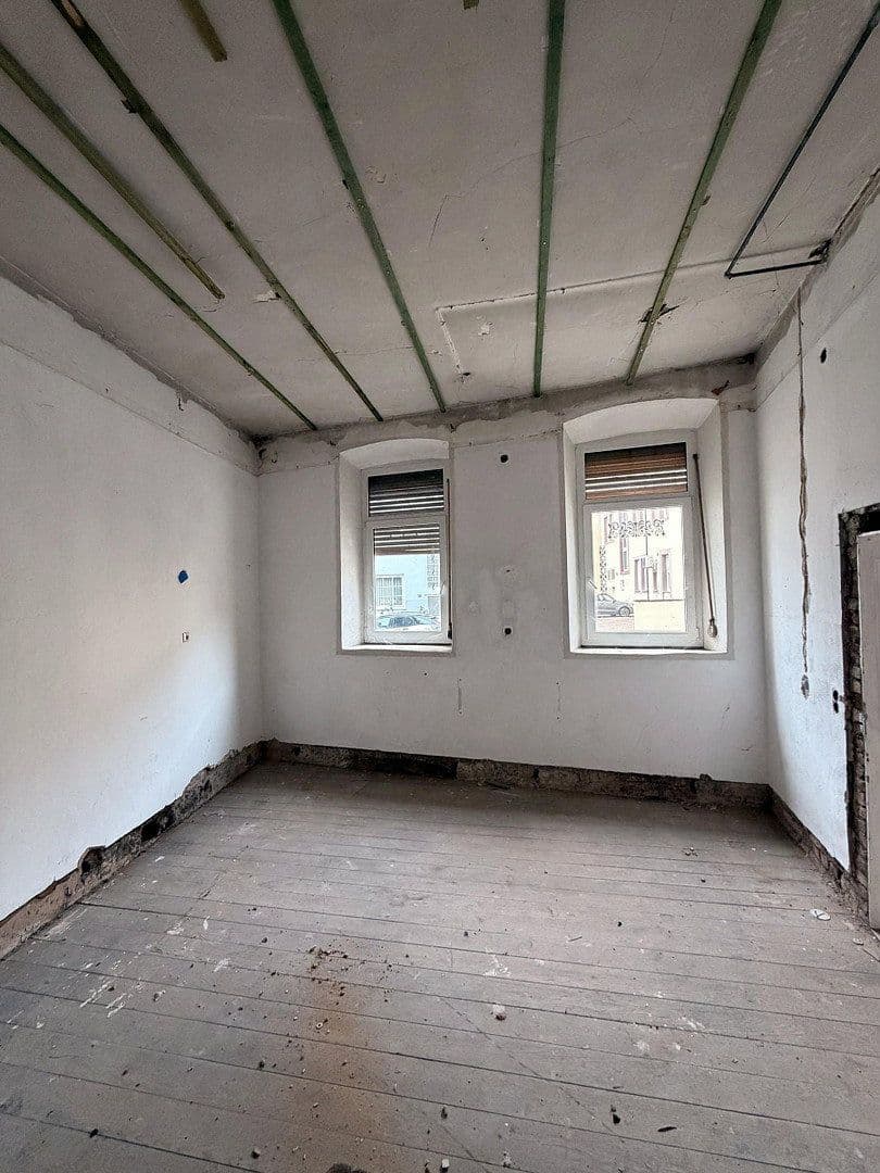 Predaj domu 395 m², pozemok 203 m², Waffenstraße 23, Landau in der Pfalz, Porýnie-Falcko Predaj domu 395 m², pozemok 203 m², Waffenstraße 23, Landau in der Pfalz, Porýnie-Falcko