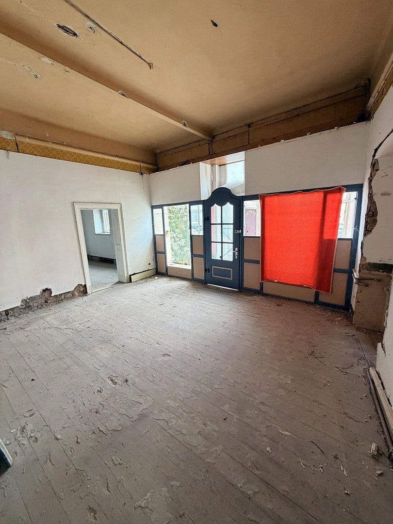 Predaj domu 395 m², pozemok 203 m², Waffenstraße 23, Landau in der Pfalz, Porýnie-Falcko Predaj domu 395 m², pozemok 203 m², Waffenstraße 23, Landau in der Pfalz, Porýnie-Falcko
