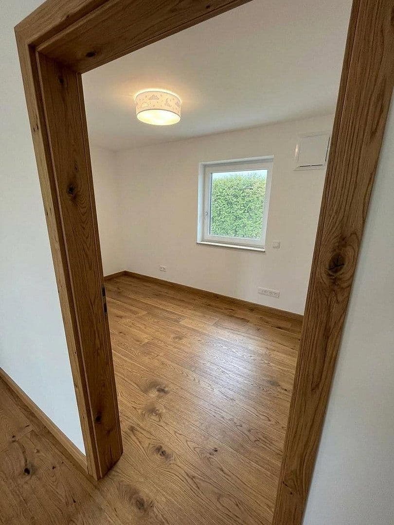 Prenájom bytu 5-izbový 137 m², Teising, Bavorsko Prenájom bytu 5-izbový 137 m², Teising, Bavorsko
