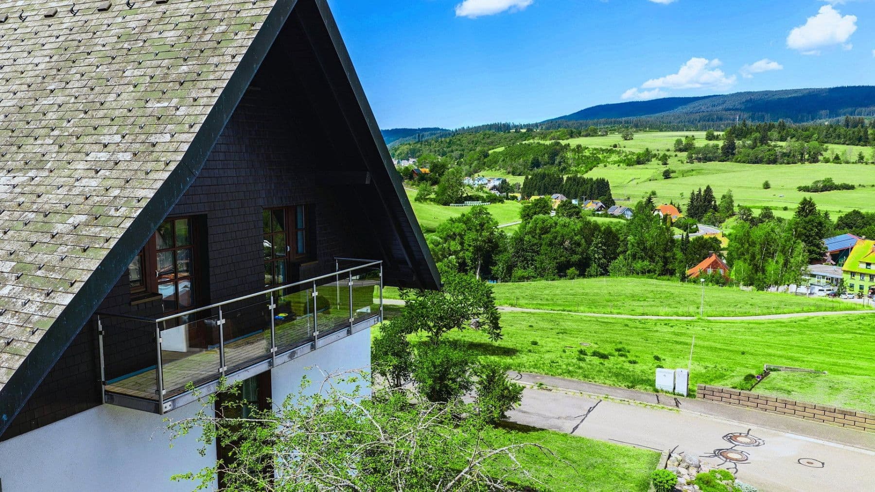 Predaj domu 187 m², pozemok 914 m², Lenzkirch, Bádensko-Wurttembersko Predaj domu 187 m², pozemok 914 m², Lenzkirch, Bádensko-Wurttembersko