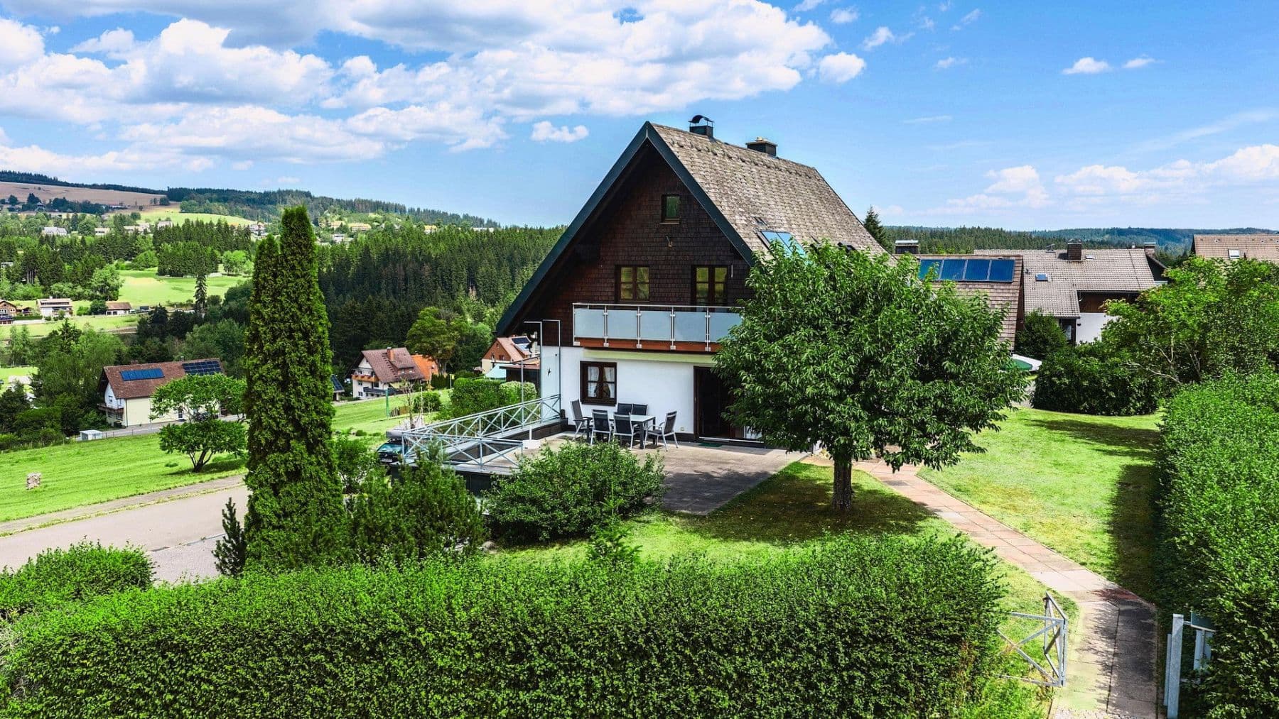 Predaj domu 187 m², pozemok 914 m², Lenzkirch, Bádensko-Wurttembersko Predaj domu 187 m², pozemok 914 m², Lenzkirch, Bádensko-Wurttembersko