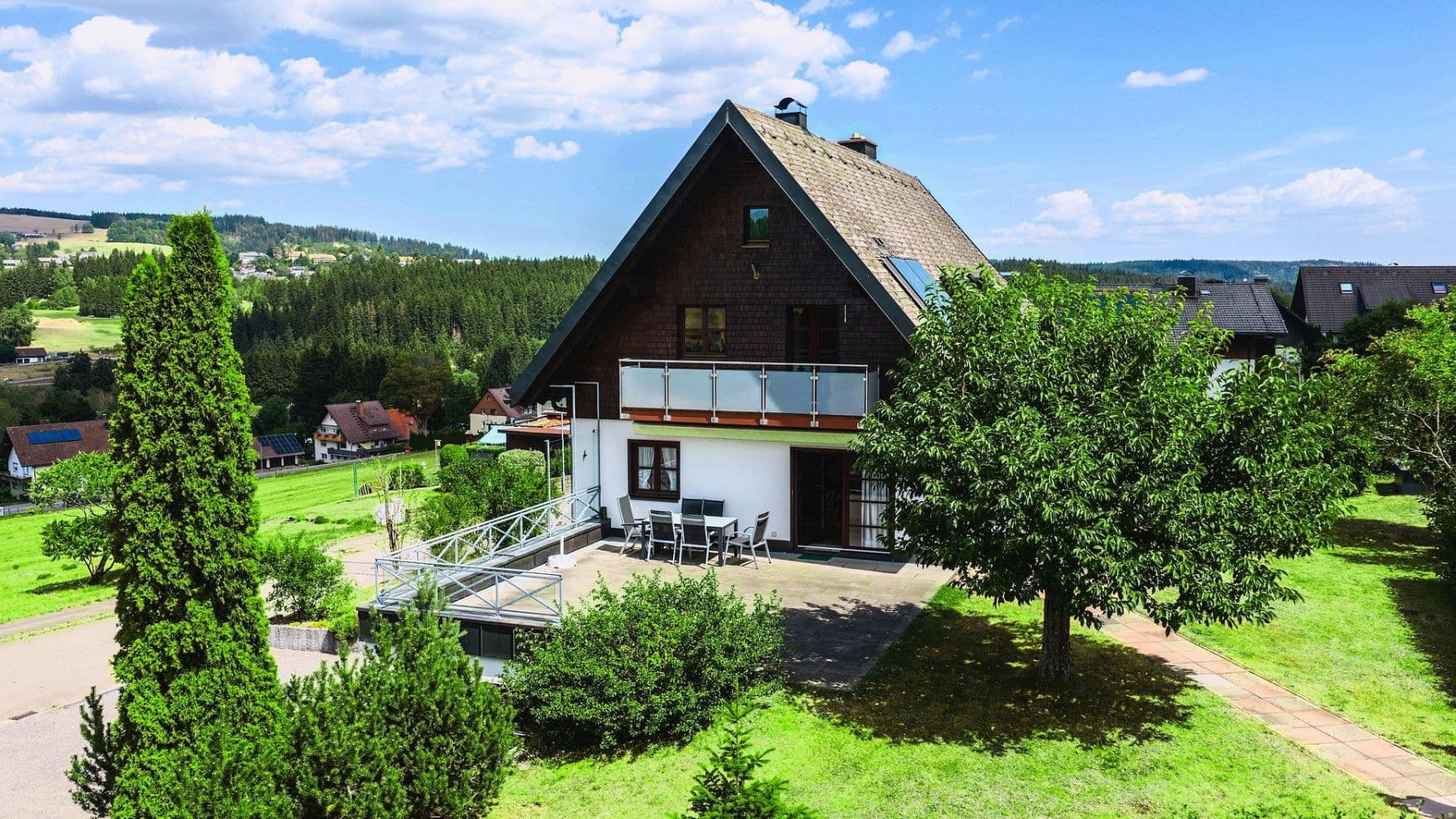 Predaj domu 187 m², pozemok 914 m², Lenzkirch, Bádensko-Wurttembersko Predaj domu 187 m², pozemok 914 m², Lenzkirch, Bádensko-Wurttembersko