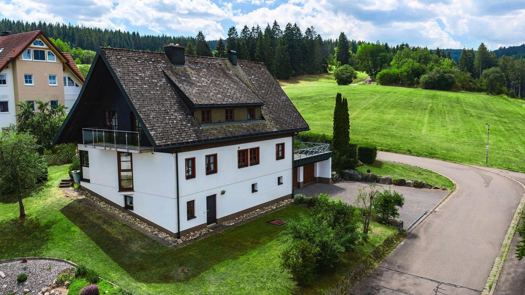 Predaj domu 187 m², pozemok 914 m², Lenzkirch, Bádensko-Wurttembersko Predaj domu 187 m², pozemok 914 m², Lenzkirch, Bádensko-Wurttembersko