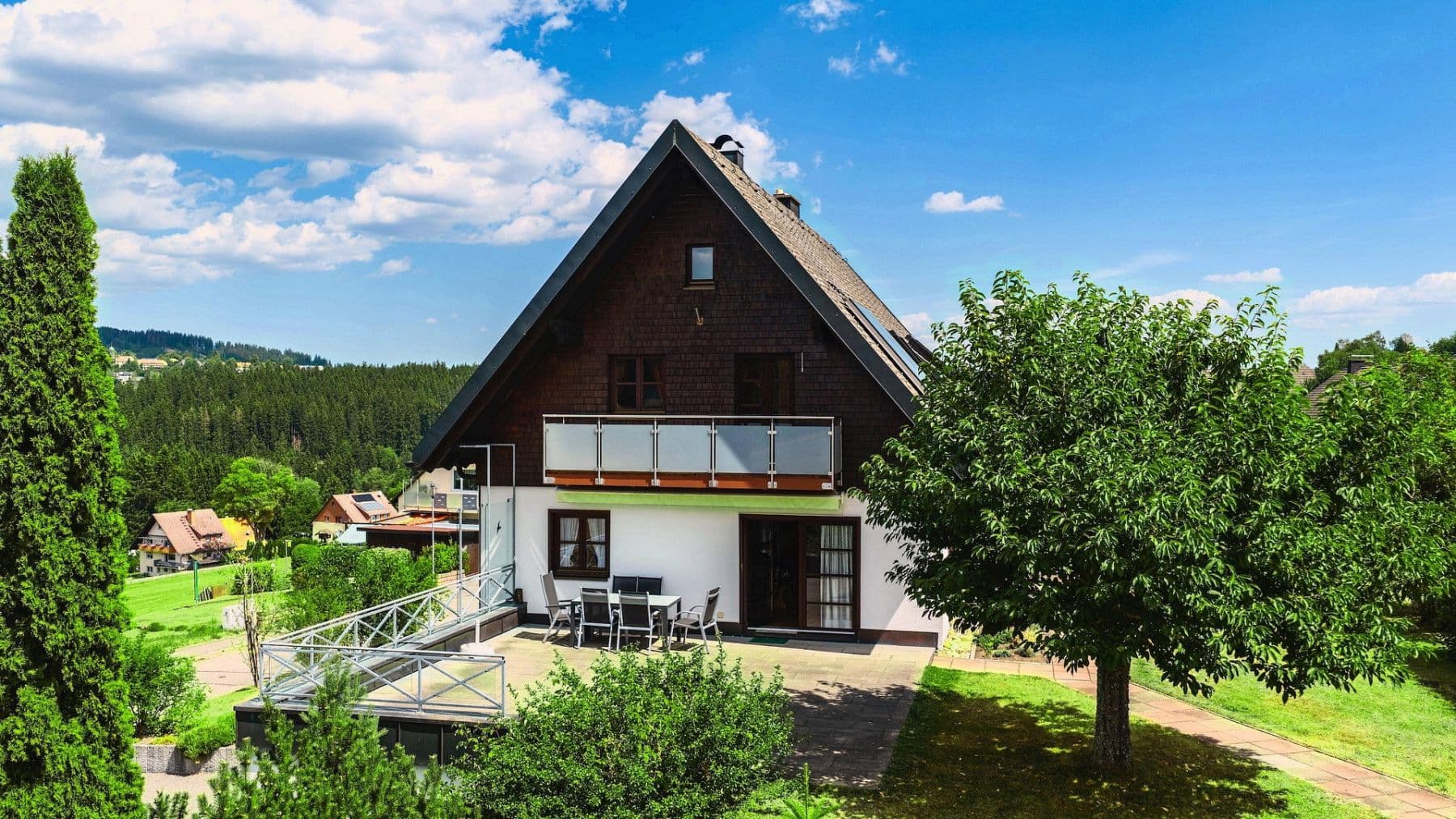 Predaj domu 187 m², pozemok 914 m², Lenzkirch, Bádensko-Wurttembersko Predaj domu 187 m², pozemok 914 m², Lenzkirch, Bádensko-Wurttembersko