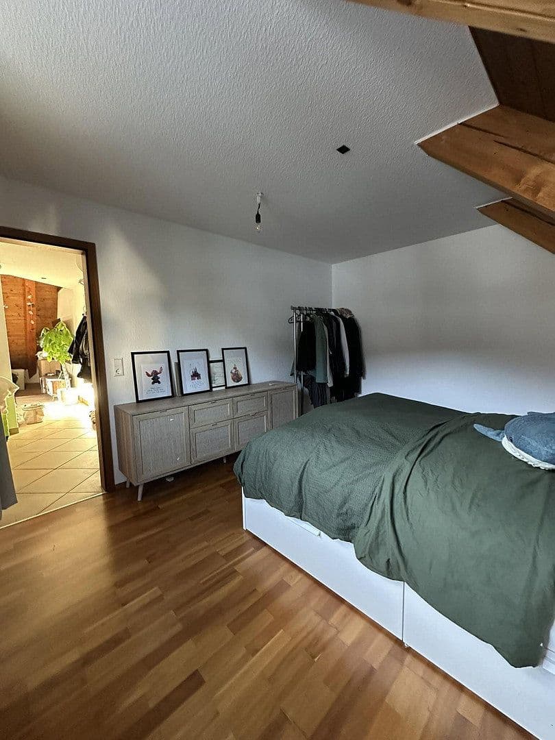 Prenájom bytu 2-izbový 77 m², Traubenstraße 27, Weinstadt, Bádensko-Wurttembersko Prenájom bytu 2-izbový 77 m², Traubenstraße 27, Weinstadt, Bádensko-Wurttembersko