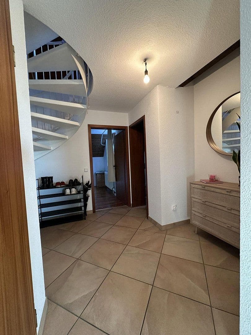 Prenájom bytu 2-izbový 77 m², Traubenstraße 27, Weinstadt, Bádensko-Wurttembersko Prenájom bytu 2-izbový 77 m², Traubenstraße 27, Weinstadt, Bádensko-Wurttembersko