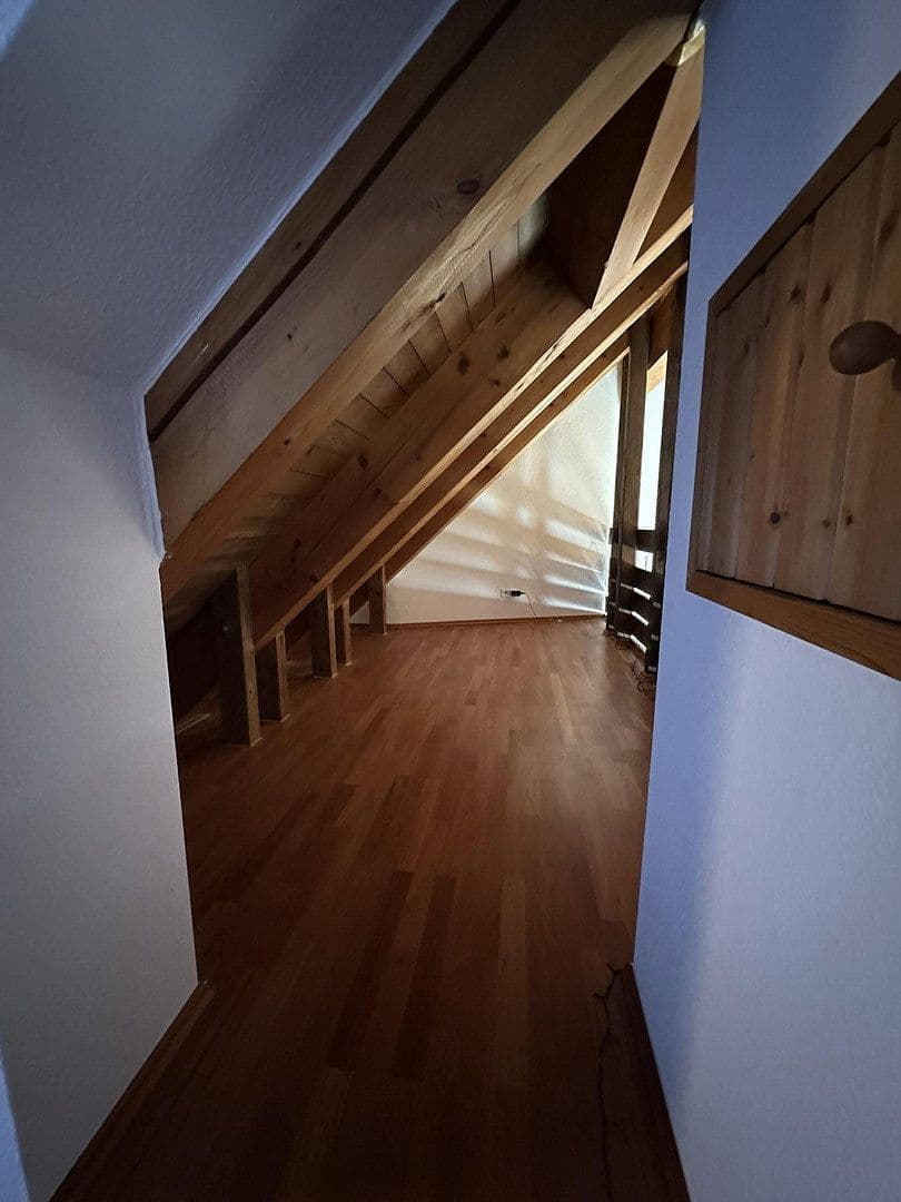 Prenájom bytu 2-izbový 77 m², Traubenstraße 27, Weinstadt, Bádensko-Wurttembersko Prenájom bytu 2-izbový 77 m², Traubenstraße 27, Weinstadt, Bádensko-Wurttembersko