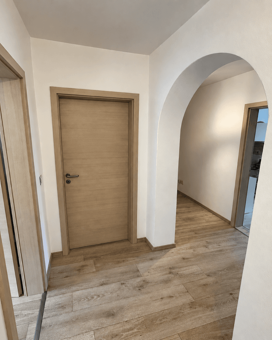 Prenájom bytu 4-izbový 135 m², Rudolfstraße 8, Chemnitz, Sasko Prenájom bytu 4-izbový 135 m², Rudolfstraße 8, Chemnitz, Sasko