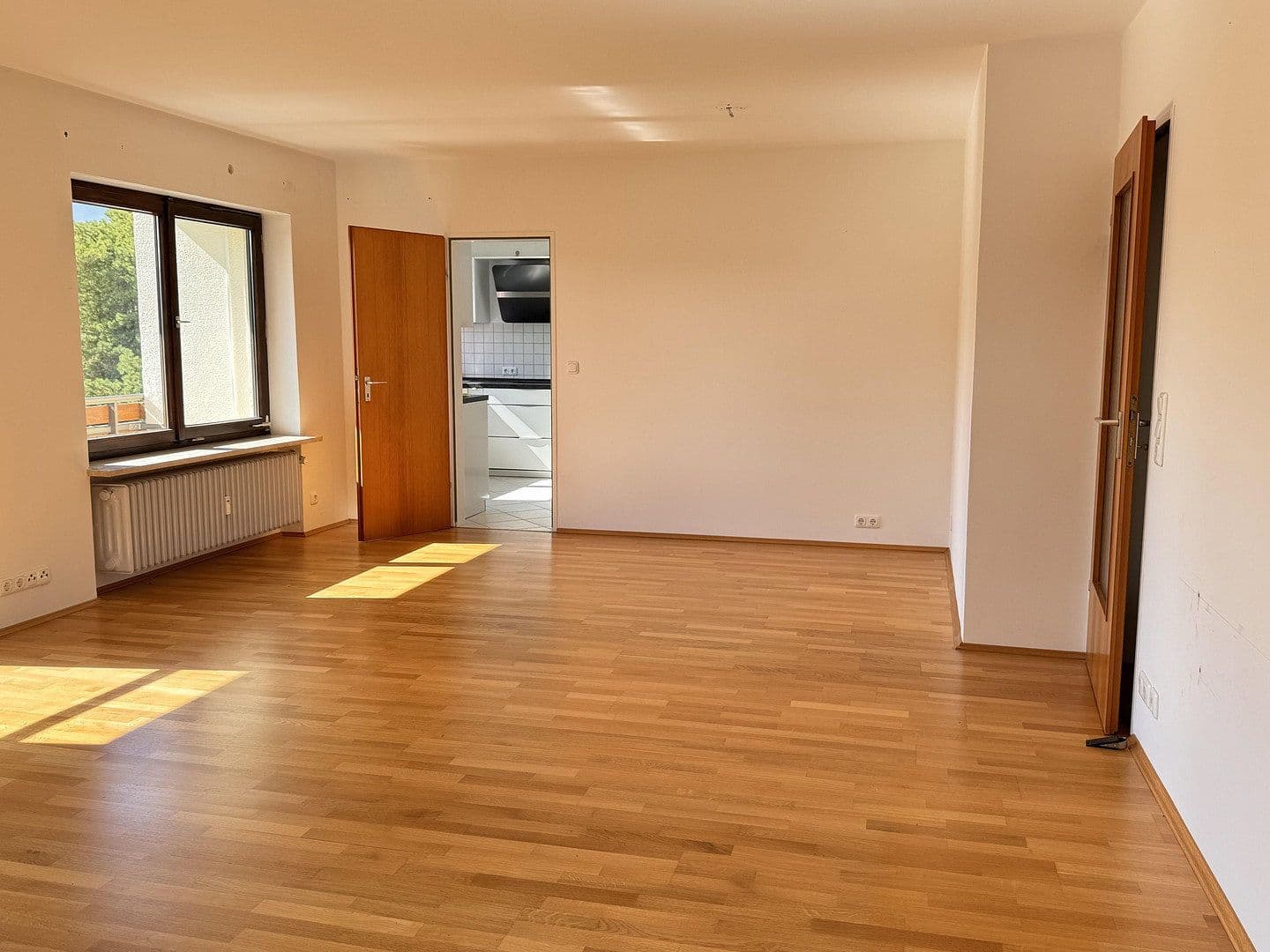 Prenájom bytu 3-izbový 100 m², Gröbenzell, Bavorsko Prenájom bytu 3-izbový 100 m², Gröbenzell, Bavorsko