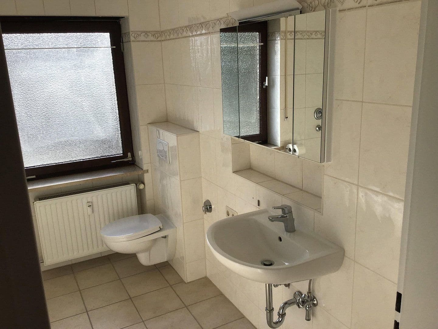Prenájom bytu 3-izbový 100 m², Gröbenzell, Bavorsko Prenájom bytu 3-izbový 100 m², Gröbenzell, Bavorsko