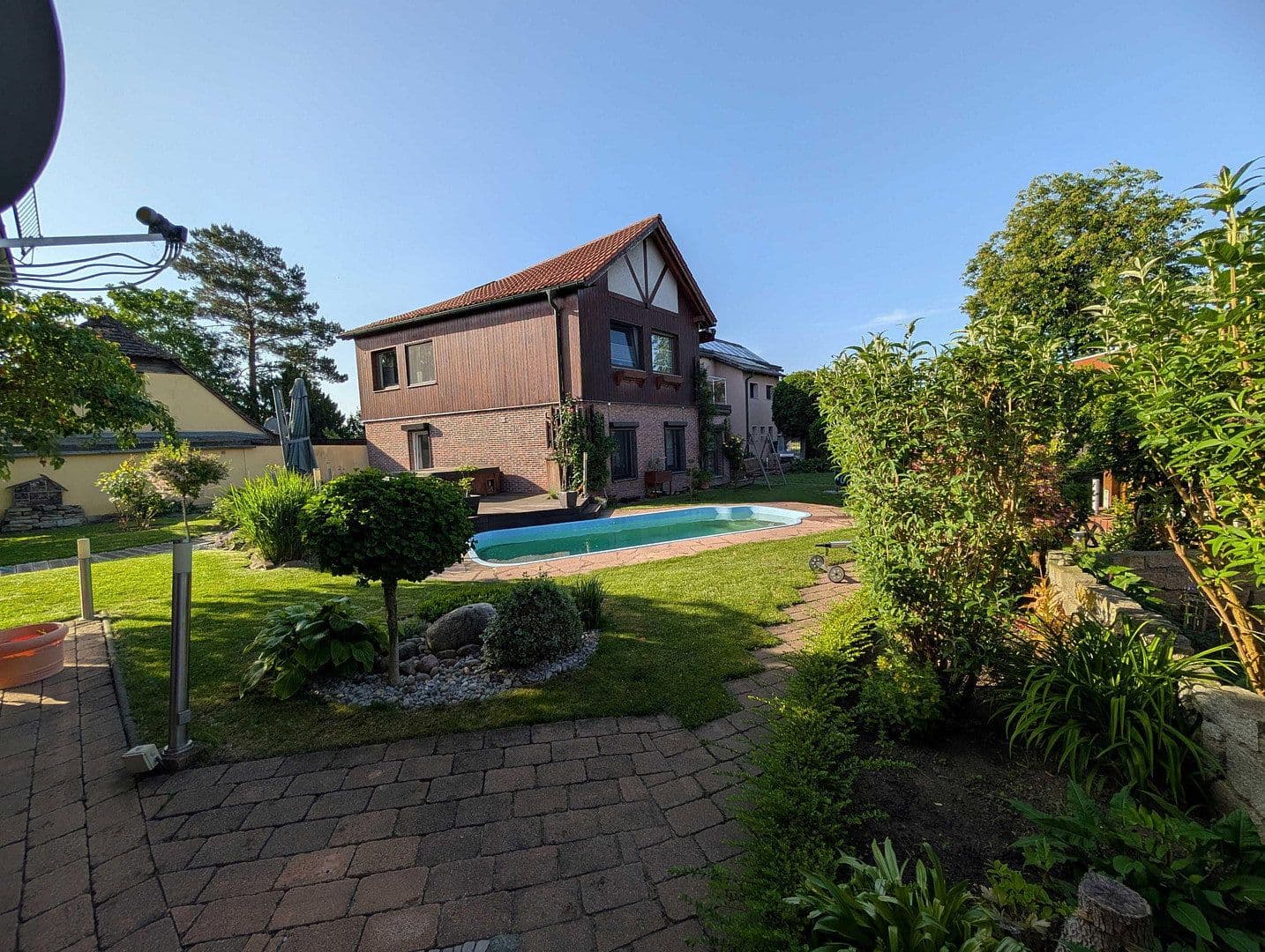 Predaj domu 240 m², pozemok 800 m², Schkopau, Sasko-Anhaltsko Predaj domu 240 m², pozemok 800 m², Schkopau, Sasko-Anhaltsko
