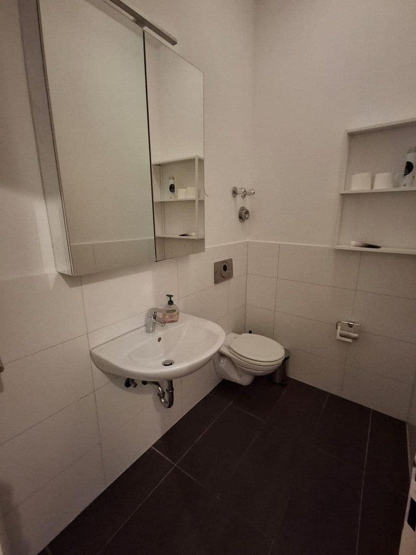 Prenájom bytu 1-izbový 18 m², Landsberger Str. 478, München/Pasing, Bavorsko Prenájom bytu 1-izbový 18 m², Landsberger Str. 478, München/Pasing, Bavorsko