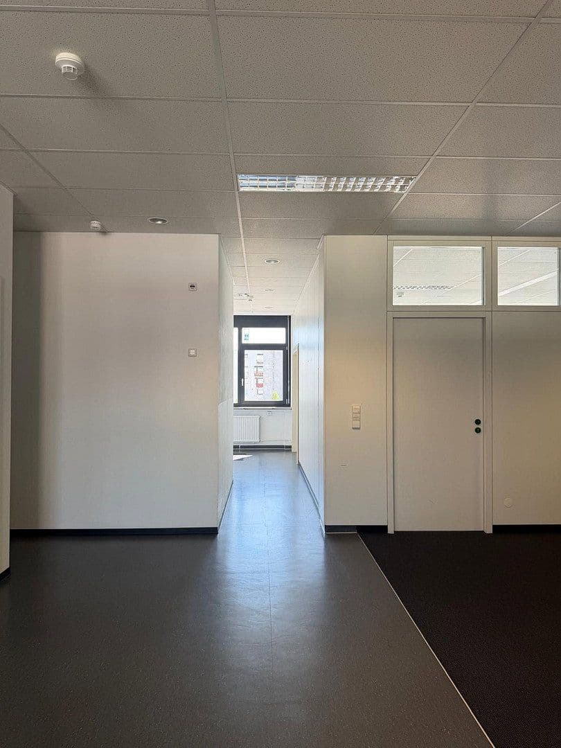 Prenájom kancelárie 270 m², Breitwiesenstraße 13, Stuttgart, Bádensko-Wurttembersko Prenájom kancelárie 270 m², Breitwiesenstraße 13, Stuttgart, Bádensko-Wurttembersko