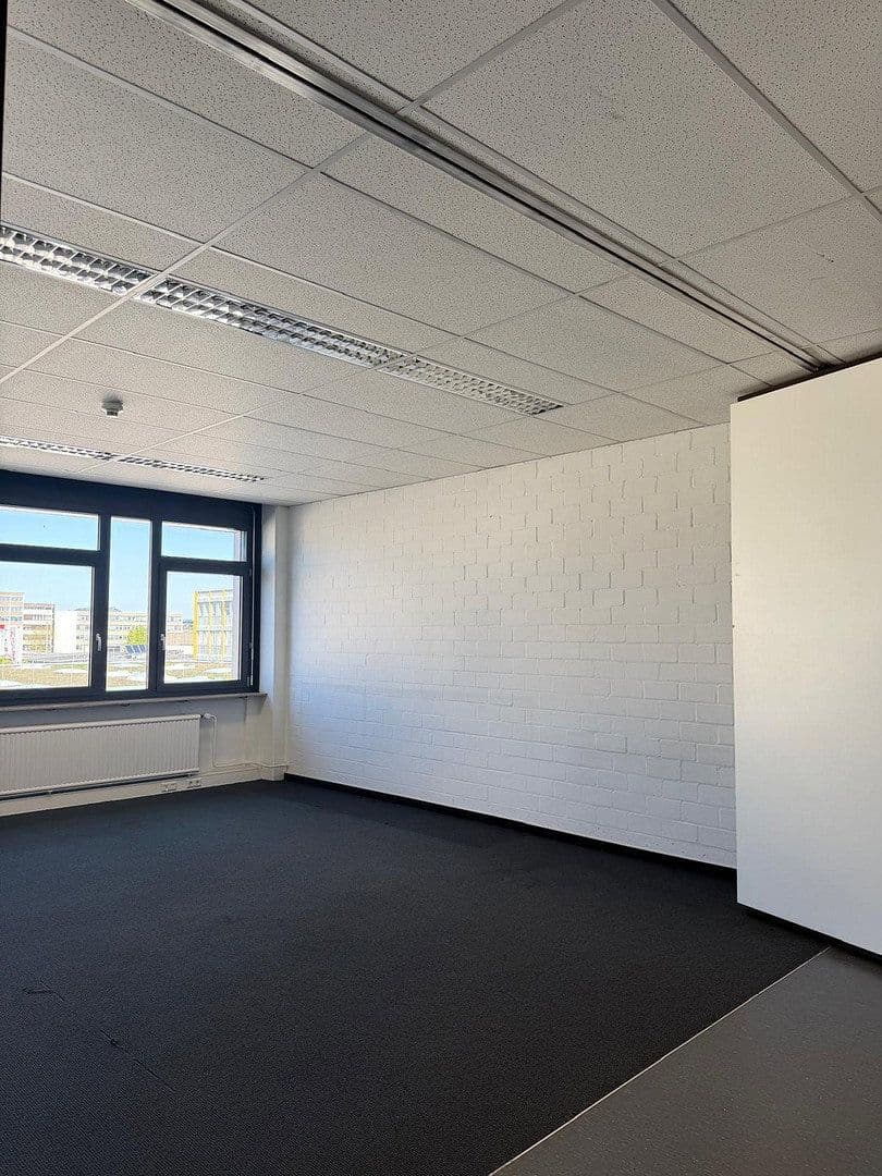 Prenájom kancelárie 270 m², Breitwiesenstraße 13, Stuttgart, Bádensko-Wurttembersko Prenájom kancelárie 270 m², Breitwiesenstraße 13, Stuttgart, Bádensko-Wurttembersko