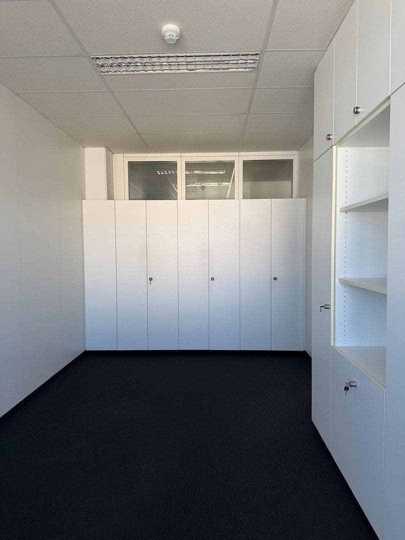 Prenájom kancelárie 270 m², Breitwiesenstraße 13, Stuttgart, Bádensko-Wurttembersko Prenájom kancelárie 270 m², Breitwiesenstraße 13, Stuttgart, Bádensko-Wurttembersko
