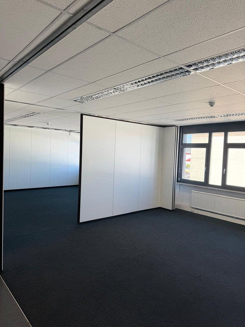 Prenájom kancelárie 270 m², Breitwiesenstraße 13, Stuttgart, Bádensko-Wurttembersko Prenájom kancelárie 270 m², Breitwiesenstraße 13, Stuttgart, Bádensko-Wurttembersko