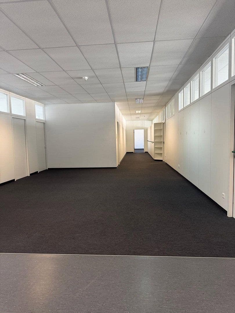 Prenájom kancelárie 270 m², Breitwiesenstraße 13, Stuttgart, Bádensko-Wurttembersko Prenájom kancelárie 270 m², Breitwiesenstraße 13, Stuttgart, Bádensko-Wurttembersko