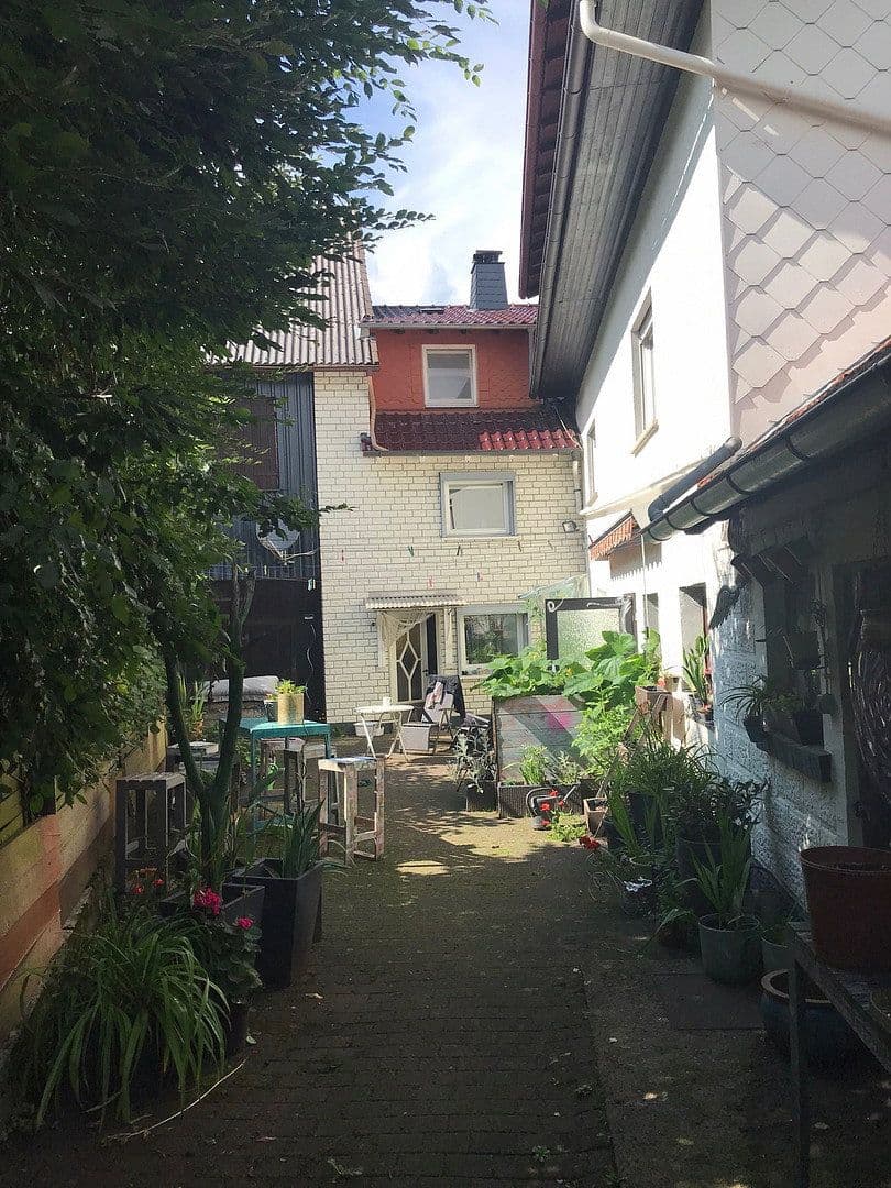 Predaj domu 400 m², pozemok 1.980 m², Vogelsbergstrasse, 48, Ulrichstein, Hesensko Predaj domu 400 m², pozemok 1.980 m², Vogelsbergstrasse, 48, Ulrichstein, Hesensko
