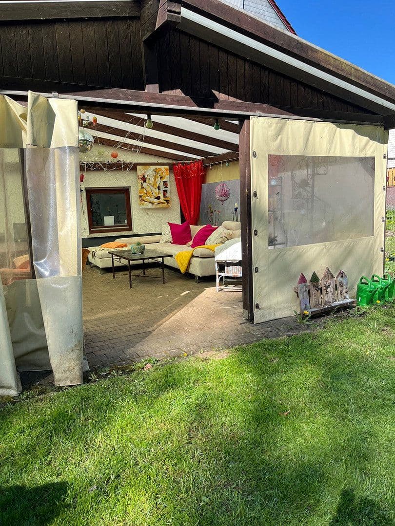 Predaj domu 400 m², pozemok 1.980 m², Vogelsbergstrasse, 48, Ulrichstein, Hesensko Predaj domu 400 m², pozemok 1.980 m², Vogelsbergstrasse, 48, Ulrichstein, Hesensko