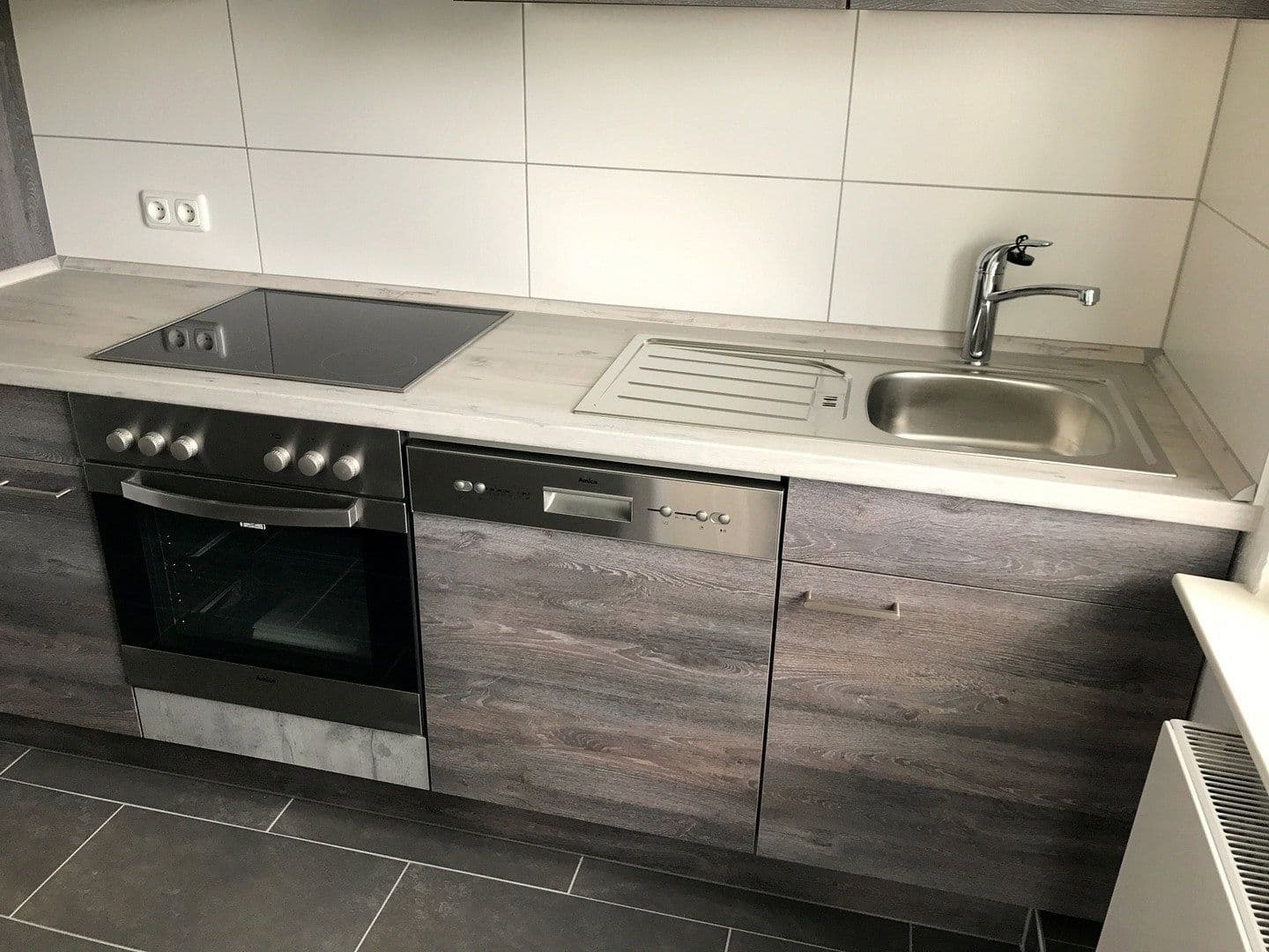 Prenájom bytu 3-izbový 65 m², Brunnenstr, 64, Koblenz - Stolzenfels Kripp, Porýnie-Falcko Prenájom bytu 3-izbový 65 m², Brunnenstr, 64, Koblenz - Stolzenfels Kripp, Porýnie-Falcko