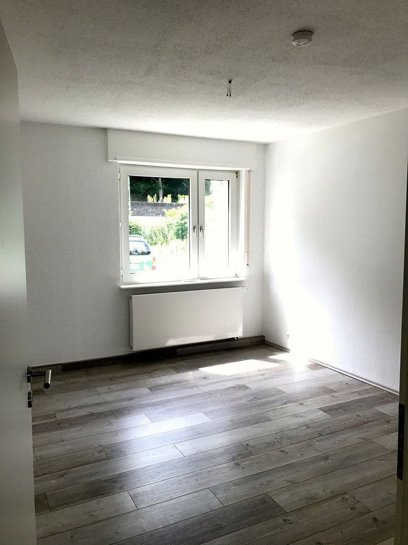 Prenájom bytu 3-izbový 65 m², Brunnenstr, 64, Koblenz - Stolzenfels Kripp, Porýnie-Falcko Prenájom bytu 3-izbový 65 m², Brunnenstr, 64, Koblenz - Stolzenfels Kripp, Porýnie-Falcko