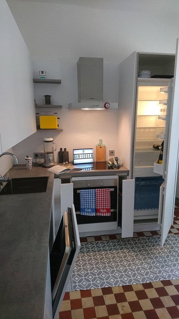 Prenájom bytu 3-izbový 110 m², Hamburg, Hamburg Prenájom bytu 3-izbový 110 m², Hamburg, Hamburg