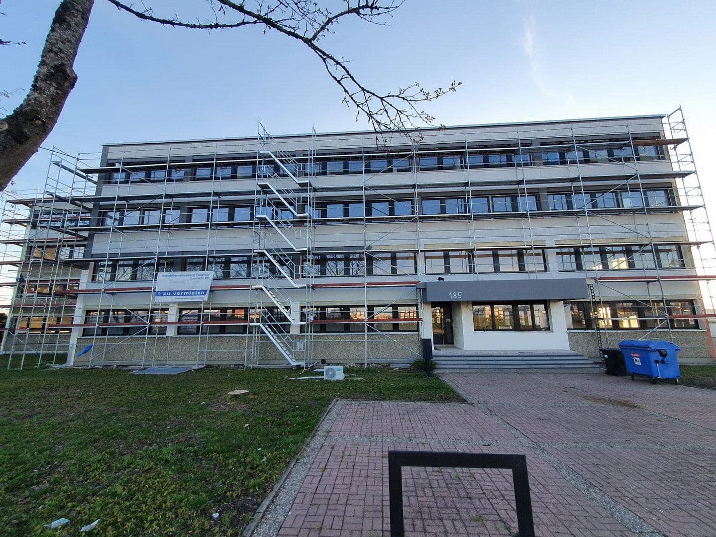 Prenájom nebytového priestoru 65.000 m², Pirmasens, Porýnie-Falcko Prenájom nebytového priestoru 65.000 m², Pirmasens, Porýnie-Falcko
