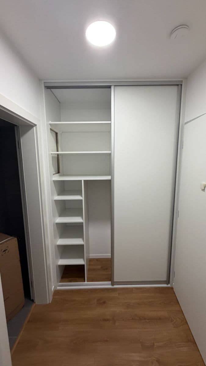 Prenájom bytu 1-izbový 35 m², Vyletalova, Praha, Praha Prenájom bytu 1-izbový 35 m², Vyletalova, Praha, Praha