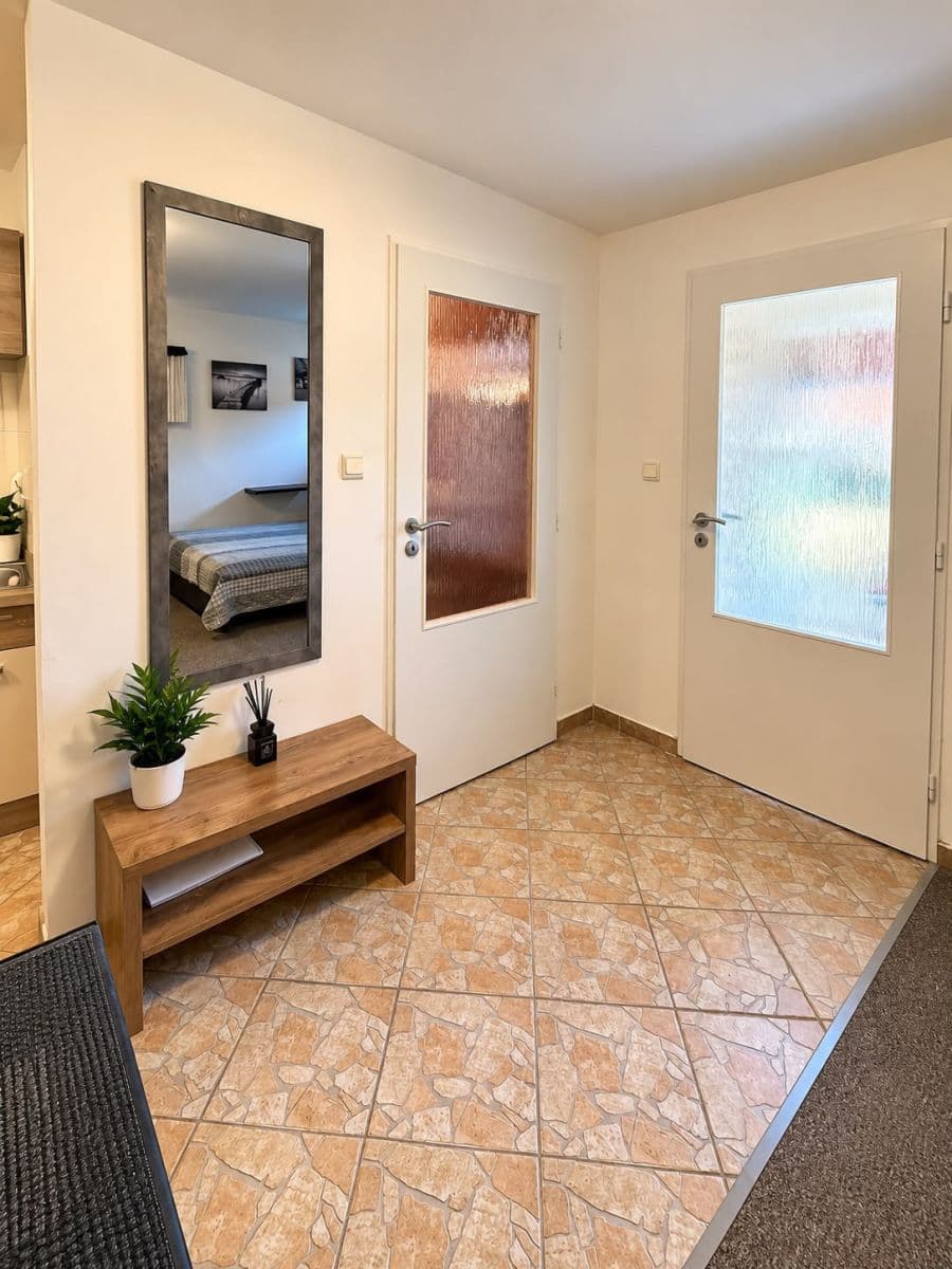 Prenájom bytu 1-izbový 30 m², Za Šmatlíkem, Praha, Praha Prenájom bytu 1-izbový 30 m², Za Šmatlíkem, Praha, Praha