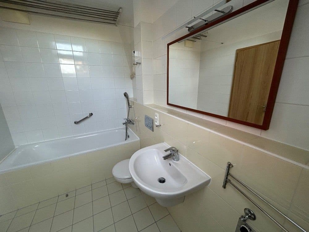 Prenájom bytu 2-izbový 60 m², K Náhonu, Praha, Praha Prenájom bytu 2-izbový 60 m², K Náhonu, Praha, Praha