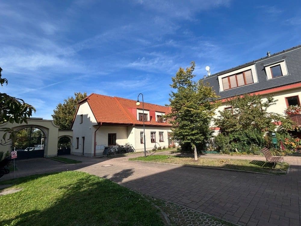 Prenájom bytu 2-izbový 60 m², K Náhonu, Praha, Praha Prenájom bytu 2-izbový 60 m², K Náhonu, Praha, Praha