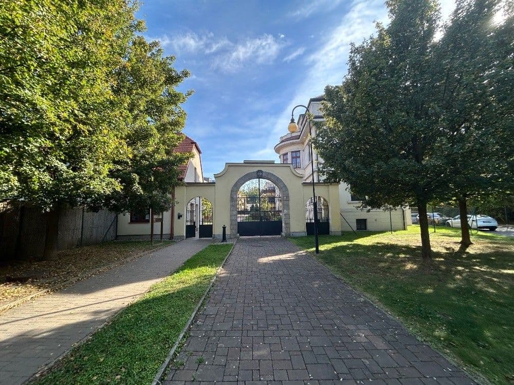 Prenájom bytu 2-izbový 60 m², K Náhonu, Praha, Praha Prenájom bytu 2-izbový 60 m², K Náhonu, Praha, Praha