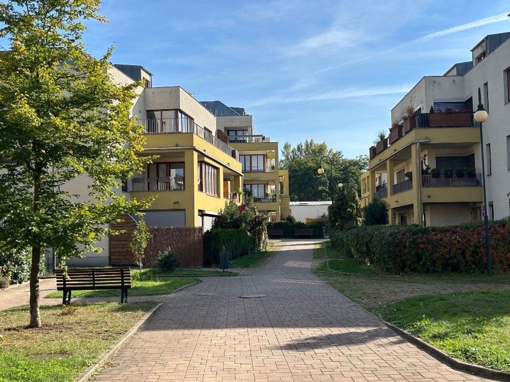 Prenájom bytu 2-izbový 60 m², K Náhonu, Praha, Praha Prenájom bytu 2-izbový 60 m², K Náhonu, Praha, Praha