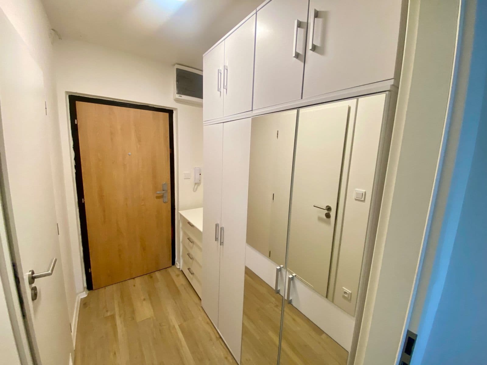 Prenájom bytu 1-izbový 28 m², Křivoklátská, Praha, Praha Prenájom bytu 1-izbový 28 m², Křivoklátská, Praha, Praha