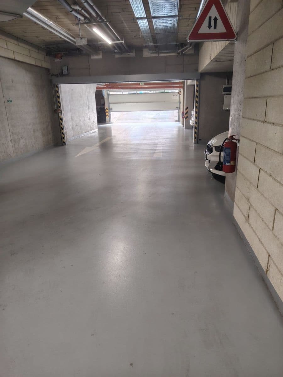 Prenájom garáže 12 m², Ústecká, Praha, Praha Prenájom garáže 12 m², Ústecká, Praha, Praha
